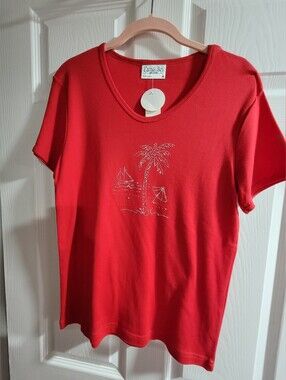 New Cactus Bay Apparel short sleeve t-shirt is size medium.